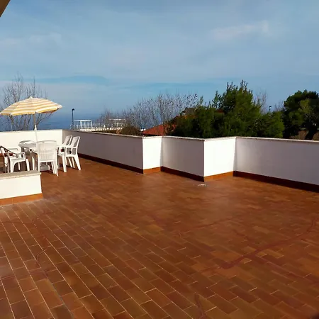 Attico Trilocale Cod 218 Con Vista Mare דירה