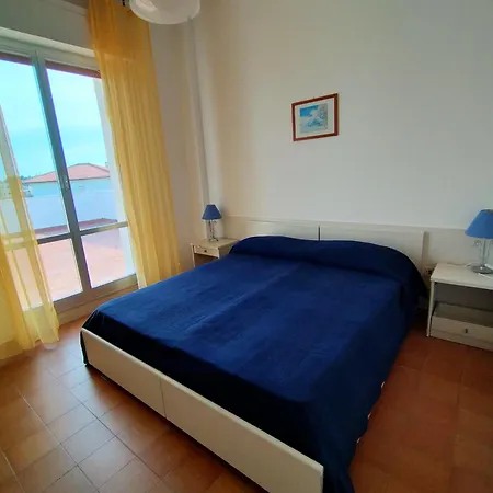 Attico Trilocale Cod 218 Con Vista Mare דירה *