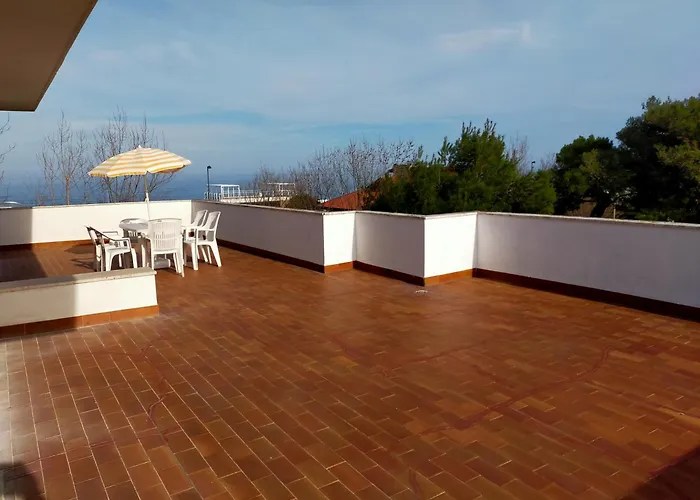 Attico Trilocale Cod 218 Con Vista Mare Appartement